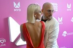 Телеведущая и певица Анжелика Пушнова и телеведущий Владимир Маркони на дне рождения телеканала «МУЗ-ТВ» в Государственном Кремлевском Дворце, 12 октября 2024 года