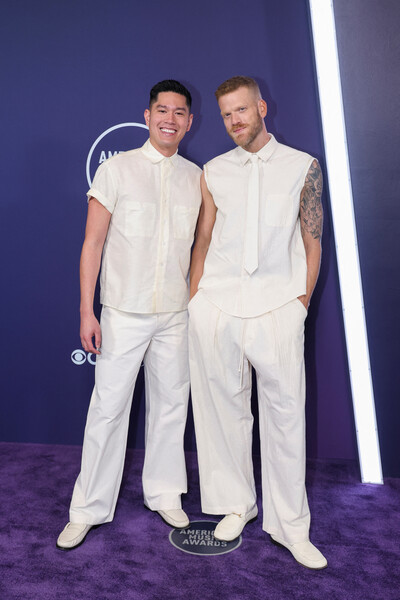 Музыканты Марк и Скотт Хоинг перед&nbsp;началом церемонии вручения премии American Music Awards 2025&nbsp;в&nbsp;Лас-Вегасе, США, 26&nbsp;мая 2025&nbsp;года