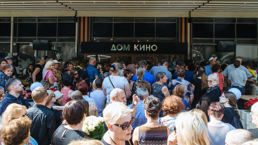 Церемония прощания с&nbsp;актрисой Верой Глаголевой в&nbsp;Центральном доме кино в&nbsp;Москве, август 2017&nbsp;года