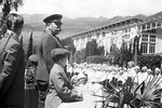 Маршал Советского Союза Семен Буденный в пионерском лагере Артек, 1946 год