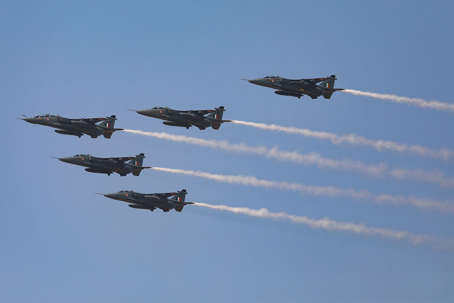 Истребители Tejas на&nbsp;международной выставке Aero India 2025&nbsp;на&nbsp;территории военно-воздушной базы Yelahanka в&nbsp;Бангалоре
