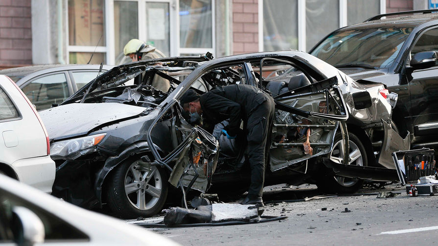 Следственные действия на месте взрыва автомобиля в центре Киева, 8 сентября 2017 года