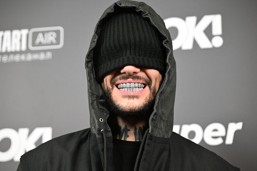 Рэп-исполнитель LOVV66 на музыкальной премии «Жара Media Awards 2025» в концертном зале «Live Арена» в Московской области, 30 октября 2025 года