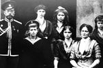 Семья императора Николая II в 1915 году