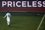 Лионель Месси и баннер с надписью: «Priceless» (бесценный)