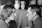 Владимир Высоцкий и Михаил Шемякин в парижской мастерской художника, 1977 год