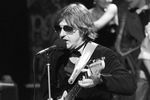 Майк Науменко во время выступления группы «Зоопарк» в Ленинграде, 1987 год