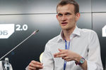 Основатель Ethereum Виталик Бутерин во время панельной сессии «Блокчейн — рождение новой экономики» на форуме ПМЭФ в Санкт-Петербурге, 2017 год