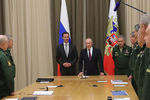 Президент России Владимир Путин и министр обороны Сергей Шойгу во время представления президента Сирии Башара Асада руководящему составу Минобороны и Генерального штаба ВС России в&nbsp;Сочи, 20&nbsp;ноября 2017&nbsp;года