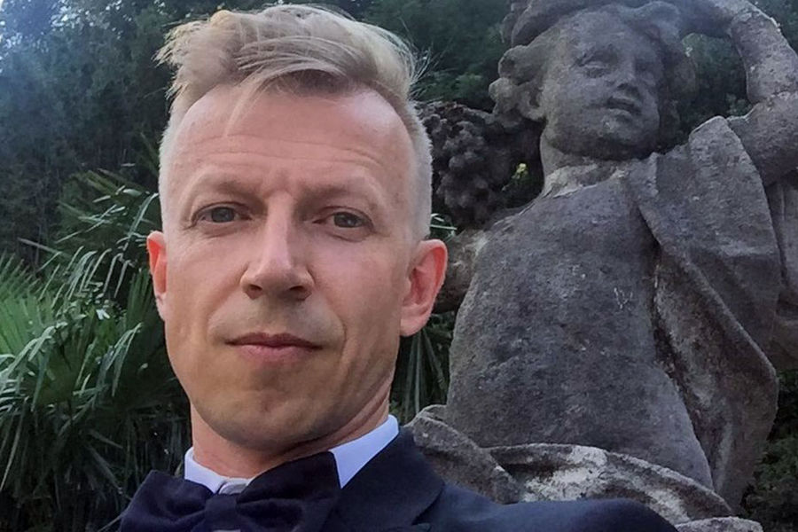 В&nbsp;2011 году Комолов вернулся на&nbsp;радио «Европа+», где стал ведущим вечернего шоу «РАШ» вместе с&nbsp;Леной Абитаевой. С&nbsp;2021 года он также ведет программу «Игра в&nbsp;слова» на&nbsp;телеканале «Мир»