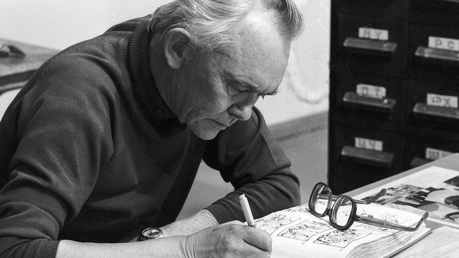 Леонид Гайдай в перерыве между съемками, 1984 год