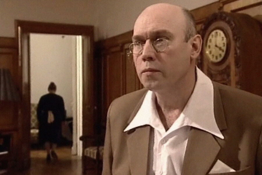 <b>Виктор Сухоруков </b><br>
Главная героиня сериала <b>«Желанная» (2003) </b>на свое 60-летие получает письмо с&nbsp;подписью «Сладкий Ежик» &mdash; и вспоминает, что называла так своих многочисленных бойфрендов из&nbsp;прошлого. Среди них &mdash; как непримечательные люди, так и военные, художники, артисты и даже сам Берия. Его в&nbsp;сериале сыграл Виктор Сухоруков.

