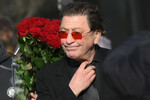 Певец Григорий Лепс идет на церемонию прощания с народным артистом России Бедросом Киркоровым, которая пройдет в Большом траурном зале Троекуровского кладбища, 21 марта 2025 года