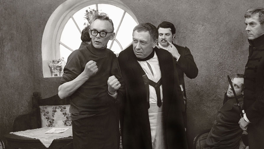 Леонид Гайдай на съемках фильма «Инкогнито из Петербурга» (1977)