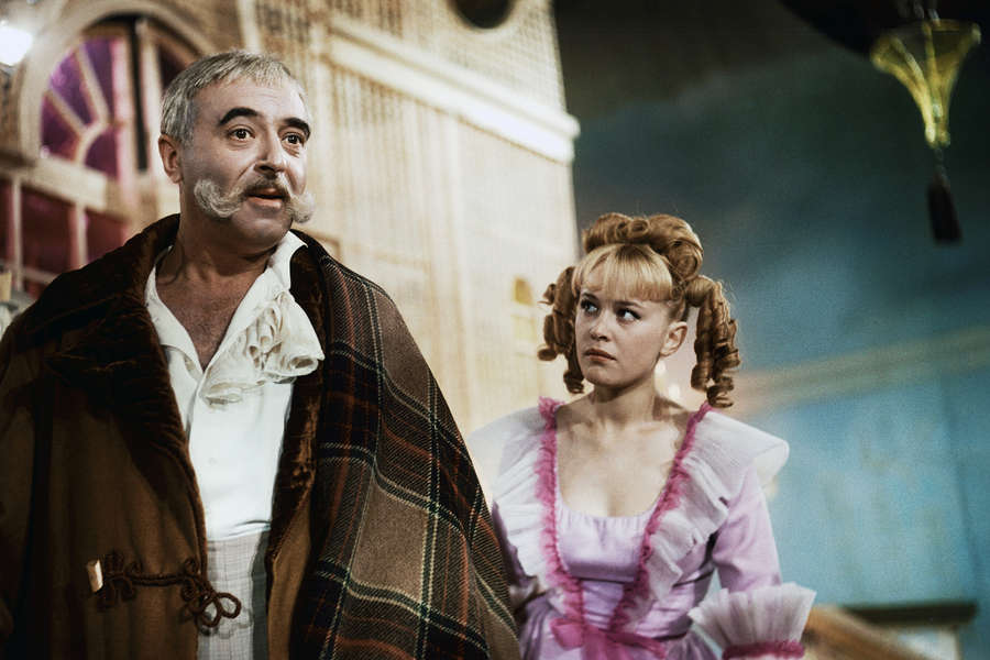 Актеры Владимир Этуш и Марина Неелова на&nbsp;съемках кинофильма &laquo;Старая, старая сказка&raquo; режиссера Надежды Кошеверовой, 1969&nbsp;год 