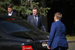 Заместитель председателя правительства РФ Александр Новак перед началом церемонии прощания с бывшим министром транспорта Романом Старовойтом в ЦКБ, Москва, 10 июля 2025 года