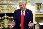 Президент США Дональд Трамп во время встречи с Владимиром Зеленским в Белом доме, 18 августа 2025 года
