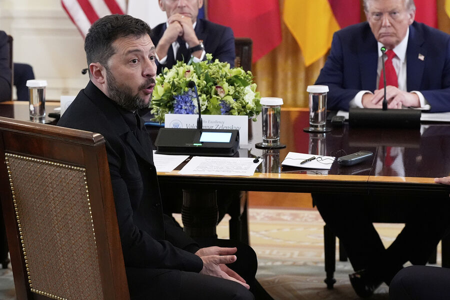 Президент Украины Владимир Зеленский во время переговоров с&nbsp;участием европейских лидеров в&nbsp;Белом доме, США, 18&nbsp;августа 2025&nbsp;года
