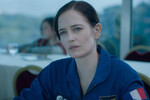 <b>«Проксима» (2019)</b>
<br><br>
Для работы над этим фильмом Ева Грин приезжала в Россию и Казахстан — съемки проходили в Звездном городке и на космодроме Байконур. Она играла женщину-космонавта Сару, которая готовится к миссии «Проксима»: ей предстоит провести год на Международной космической станции в разлуке с дочерью. В центре конфликта, собственно, — эмоции, которые испытывает Сара из-за ответственной задачи и любви к ребенку.
