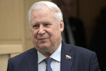 Сенатор, член комитета Совета Федерации РФ по федеративному устройству, региональной политике, местному самоуправлению и делам Севера Николай Рыжков перед началом заседания Совета Федерации РФ, 2019 год