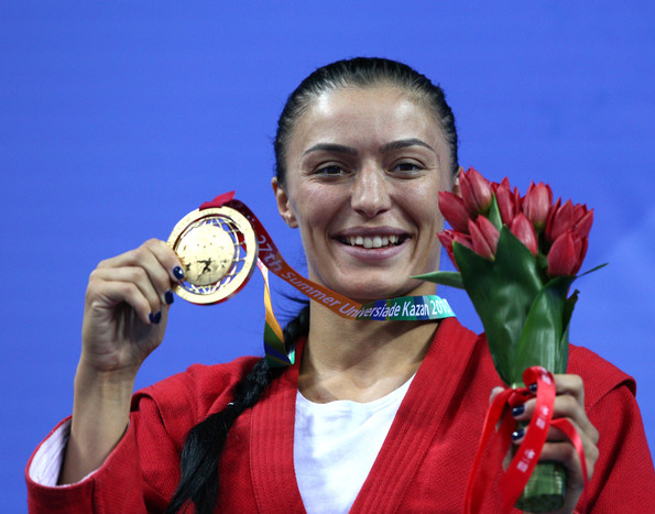 Яна Костенко выиграла золотую медаль в соревнованиях по самбо.