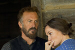 <b>«Хэтфилды и Маккои», Кевин Рейнольдс (2012)</b>
<br><br>
Американский мини-сериал рассказывает о вражде семей Хэтфилдов и Маккоев после Гражданской войны. Близкие друзья Уильям Андерсон Хэтфилд и Рэндалл Маккой возвращаются домой и живут по соседству через реку. Из-за политических разногласий между ними растут напряжение, недопонимания и обиды, которые превращаются в войну между двумя семьями.
