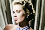 <b>Грейс Келли (1929—1982)</b><br><br>
Полная противоположность Мэрилин Монро. Она родилась в богатой и влиятельной семье, выросла в роскошном особняке в Филадельфии, за роль в третьем же своем фильме была номинирована на «Оскар» как лучшая актриса второго плана. Снявшись в 11 фильмах, оставила Голливуд и вышла замуж за князя Монако Ренье III. В замужестве смогла расположить к себе жителей Монако и стала настоящей народной любимицей.