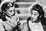 Фаина Раневская в роли Маргариты Львовны, Любовь Орлова в роли Верочки в фильме «Весна» (режиссер Григорий Александров), 1947 год