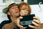 <b>«Бандиты» (2001)</b>
<br><br>
В этой криминальной комедии Барри Левинсона Кейт Бланшетт удалось проявить себя в амплуа комической актрисы. Партнерами австралийки в проекте стали Билли Боб Торнтон и Брюс Уиллис — их герои составили запутанный любовно-криминальный треугольник, в котором героиня Бланшетт оказывается не то заложницей, не то сообщницей грабителей.