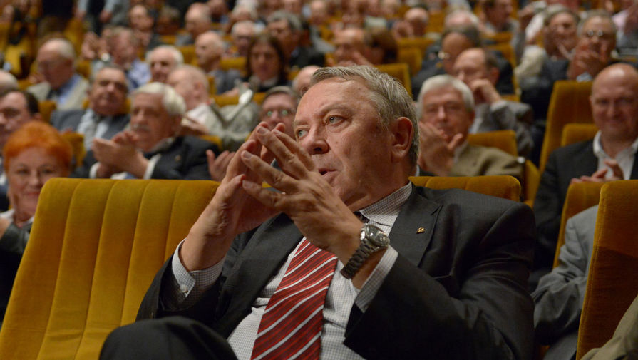 Кандидат на&nbsp;пост президента РАН, академик Владимир Фортов на&nbsp;заседании общего собрания Российской академии наук, 2013 год