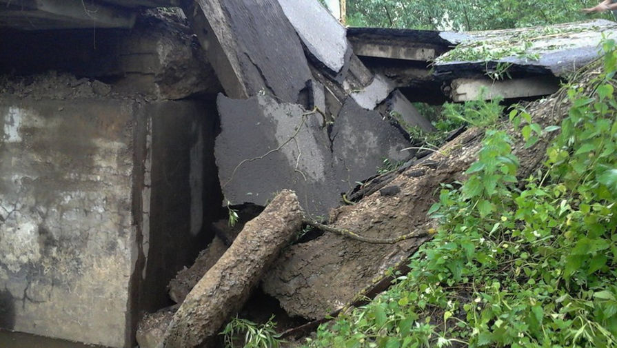 На&nbsp;месте обрушения автомобильного моста в&nbsp;Новой Москве, 10 июня 2020 года