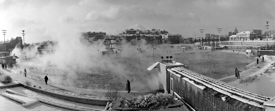 Бассейн «Москва» зимой, 1979&nbsp;год