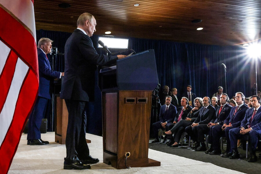 Президент РФ Владимир Путин и президент США Дональд Трамп во время пресс-конференции на&nbsp;военной базе Эльмендорф&nbsp;- Ричардсон на&nbsp;Аляске, 16&nbsp;августа 2025&nbsp;года