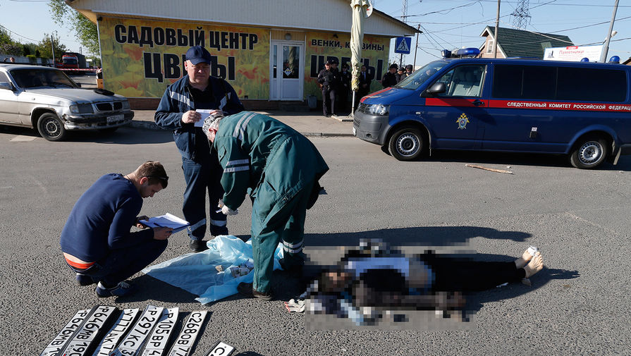 Труп на Хованском кладбище, где в результате массовой драки со стрельбой погибли люди