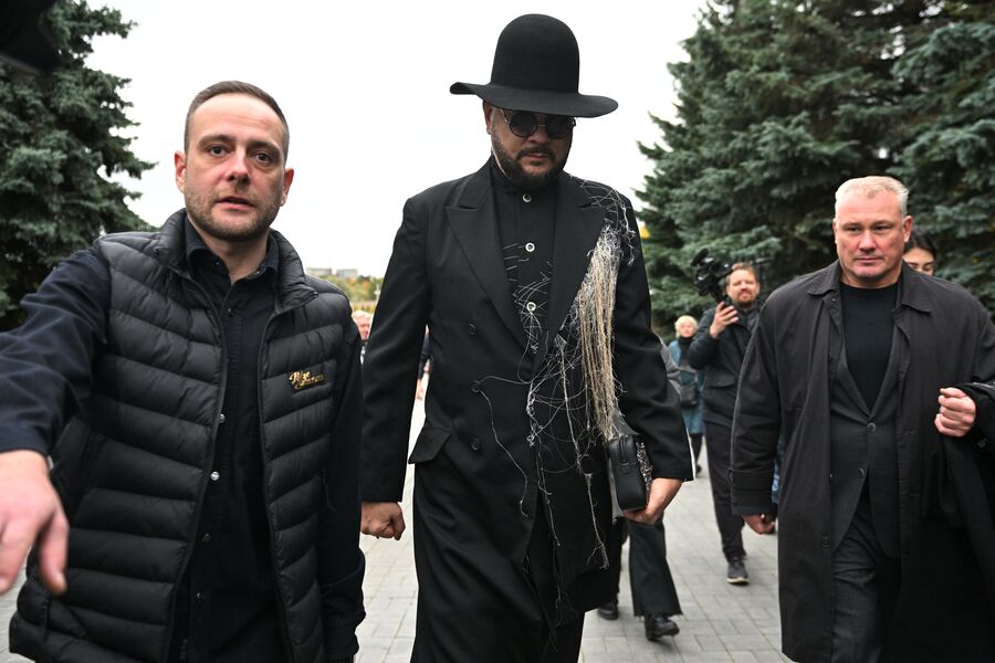 Певец Филипп Киркоров на&nbsp;церемонии прощания с&nbsp;артистом Борисом Моисеевым на&nbsp;Троекуровском кладбище, 2&nbsp;октября 2022&nbsp;года