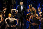 The Weeknd выступает на 88-й церемонии награждения лауреатов «Оскара»