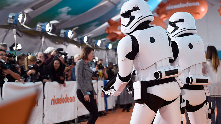 Штурмовики из «Звездных войн» на церемонии вручения премии Kids' Choice Awards 2016