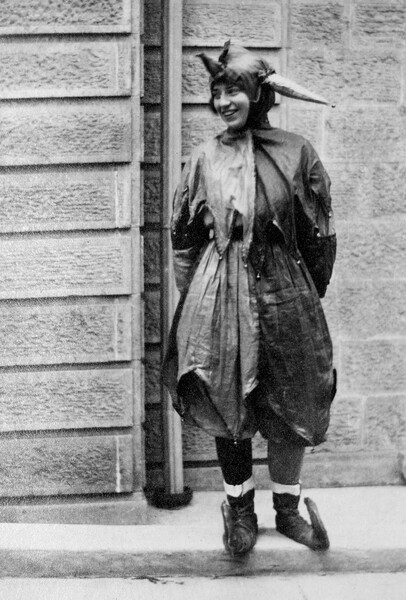 Студентка в костюме для празднования Хэллоуина в Висконсинском университете, 1915 год