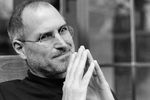 Пост главы Apple Джобс оставил за полтора месяца до своей смерти, в августе 2011 года, назначив своим преемником нынешнего CEO компании Тима Кука. Представленный за день до смерти Джобса смартфон iPhone 4s был назван поклонниками компании «For Steve» («В честь Стива»)