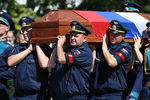 На церемонии прощания с погибшим в Сирии российским военным летчиком-инструктором Ряфагатем Хабибуллиным в городе Кореновске