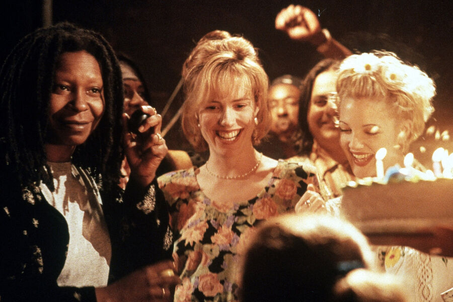 <b>«Парни побоку» (1995)</b>
<br><br>
Примечательно, что в&nbsp;саундтрек к&nbsp;фильму вошли песни, исполненные исключительно женщинами: Бонни Райт, Шэрил Кроу, Энни Леннокс, The Cranberries, Pretenders. Есть на&nbsp;звуковой дорожке и композиция самой Вупи Голдберг.
