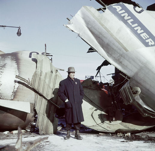 На&nbsp;месте крушения самолета Douglas DC-8 на&nbsp;улицах Бруклина в&nbsp;Нью-Йорке, 16 декабря 1960 года