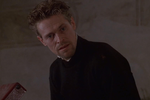 <b>«Английский пациент» (1996)</b>
<br><br>
В 1997 году эта картина Энтони Мингеллы собрала девять «Оскаров». Однако Уиллем Дефо, сыгравший в ней одну из важных, хотя и второстепенных ролей, не удостоился даже попадания в шорт-лист. Впрочем, номинированные как лучшие актеры Рэйф Файнс и Кристин Скотт Томас тоже не получили статуэток.
Фильм по роману Майкла Ондатже рассказывает выдуманную историю реального персонажа — Ласло Альмаши, венгерского аристократа, летчика, шпиона и исследователя пустынь. По сюжету его с любимой женщиной на двухместном самолете сбивают немцы во время Второй мировой войны где-то над Африкой, после чего воспоминания выжившего, но полностью изуродованного умирающего «английского пациента» разворачиваются фантасмагорической историей любви, предательства и стечения обстоятельств.
