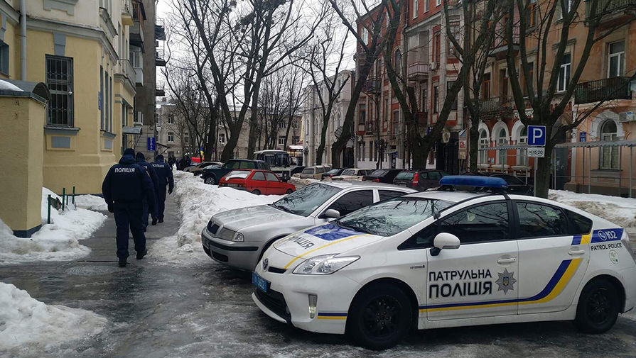 Радикалы у посольства России в Украине, 18 марта 2018 года