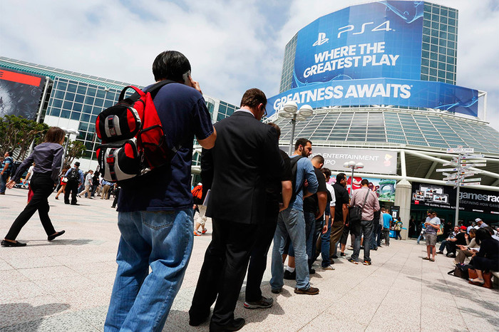 Очередь перед&nbsp;входом на&nbsp;выставку Electronic Entertainment Expo в&nbsp;Лос-Анджелесе