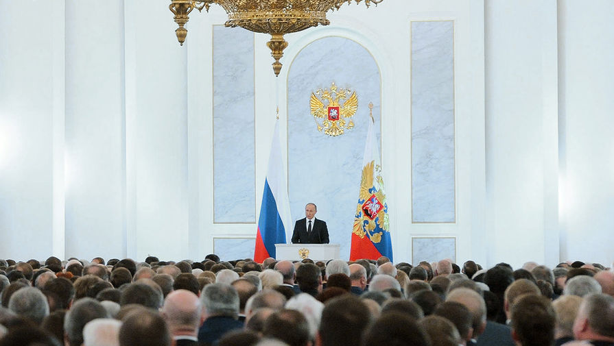 Президент России Владимир Путин во время оглашения ежегодного послания президента Российской Федерации Федеральному собранию в&nbsp;Георгиевском зале Кремля
