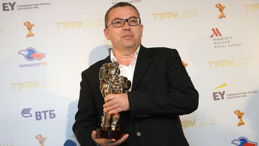 Лауреат российской телевизионной премии ТЭФИ-2016 в&nbsp;номинации &laquo;Дневной эфир&raquo; ведущий программы &laquo;Что? Где? Когда?&raquo; Борис Крюк после церемонии награждения
