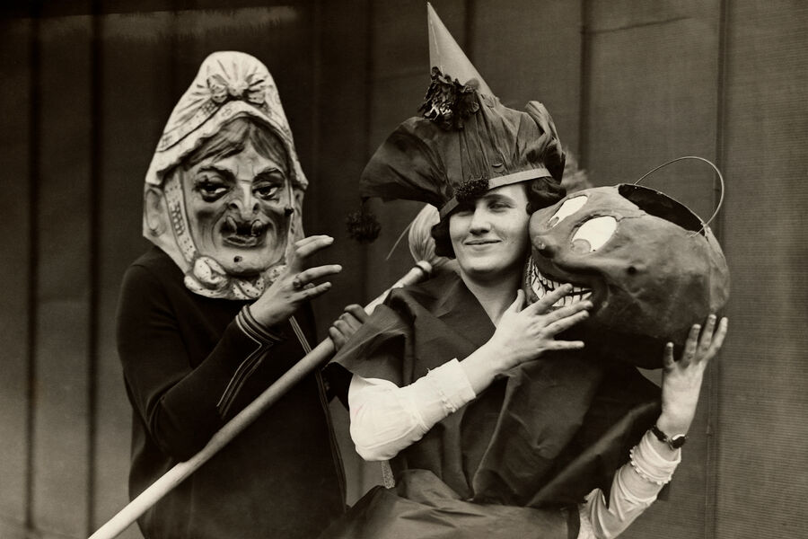 Наряды на празднование Хэллоуина, 1923 год