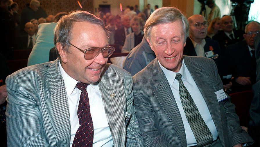 Встреча начальника службы внешней разведки Юрия Зевакина и вице-президента РАН Владимира Фортова, 1999 год