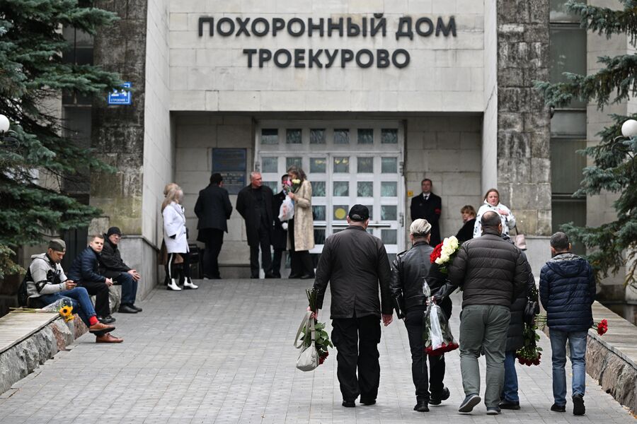 Траурный зал Троекуровского кладбища, где прошла церемония прощания с&nbsp;артистом Борисом Моисеевым, 2&nbsp;октября 2022&nbsp;года